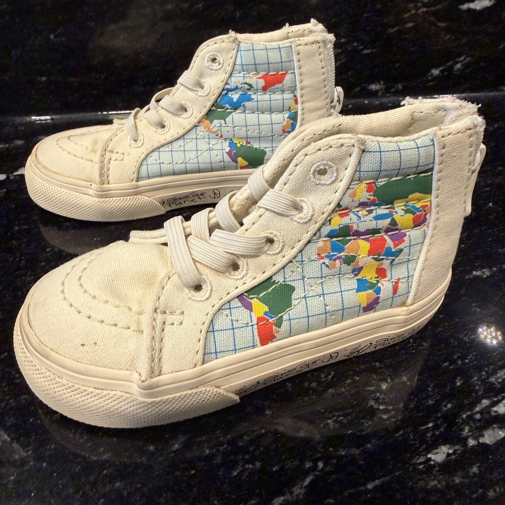 Vans Kids Cream High-Top Sneakers with Multicolor World Map Print